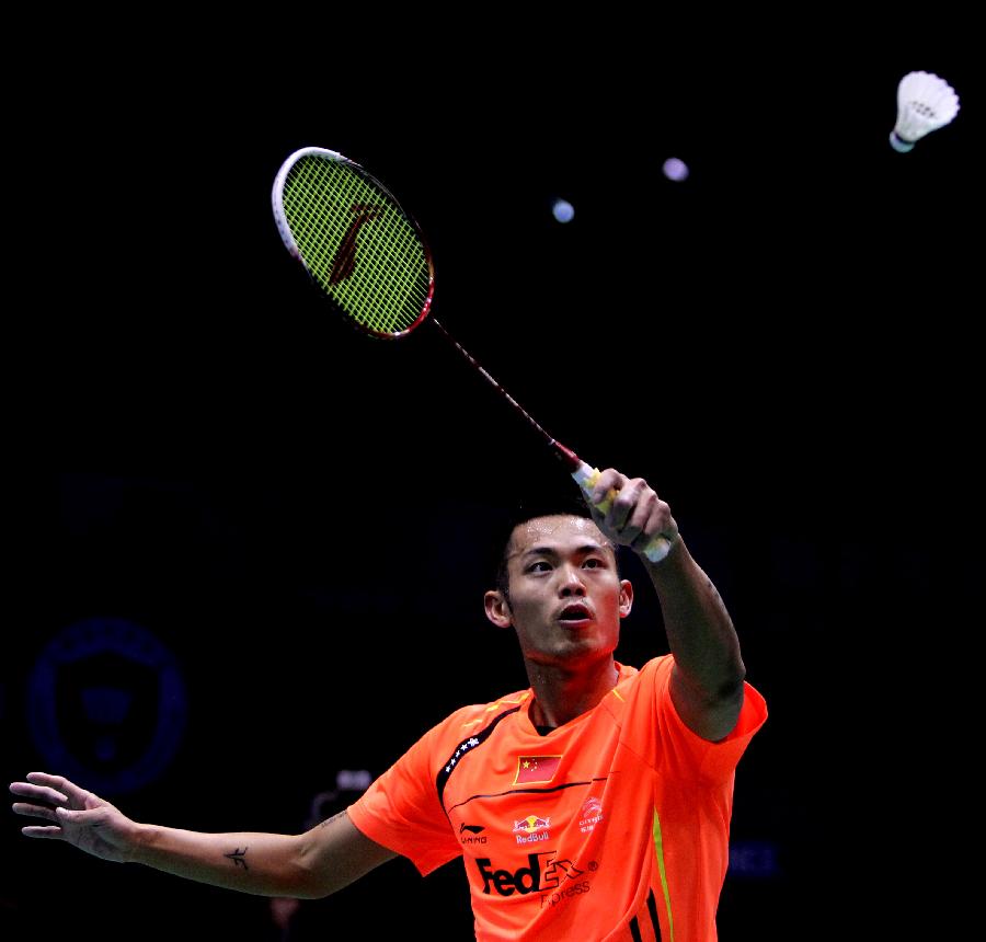 户外运动成 户外运动成